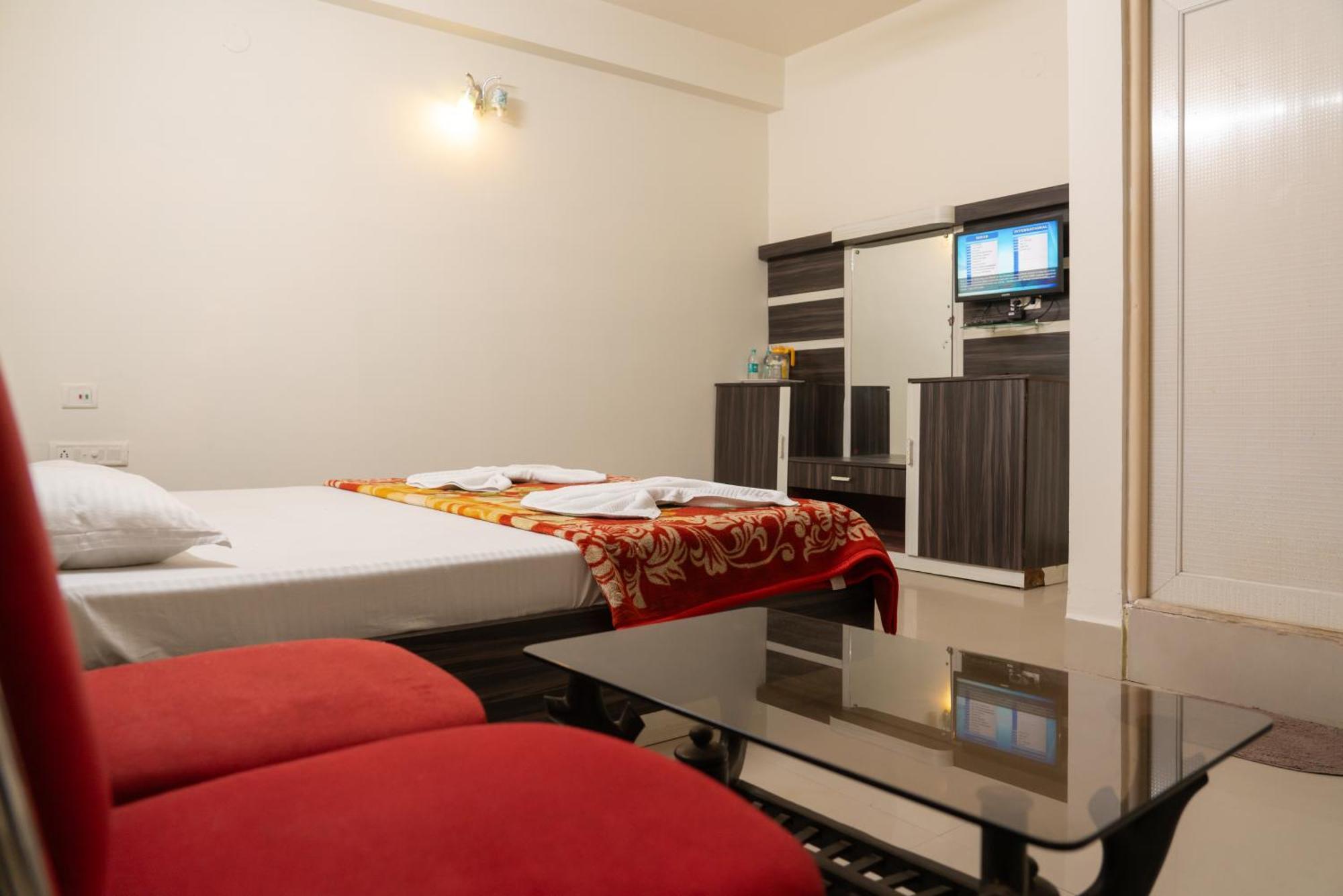 מנדרמוני Hotel Nilkantha מראה חיצוני תמונה